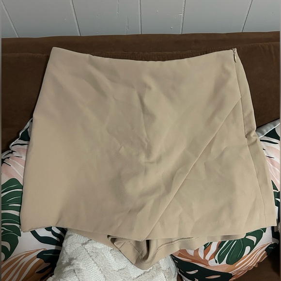 Love Tree Light Tan skort - Picture 1 of 4